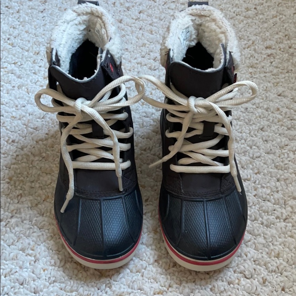 Women’s Size 5 Crocs Snowboots